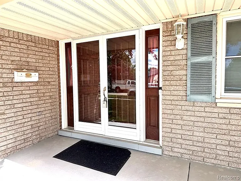 26366 Cecile St — Photo 5