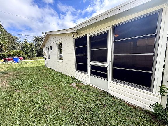 2nd image of 2619 Pompano Dr