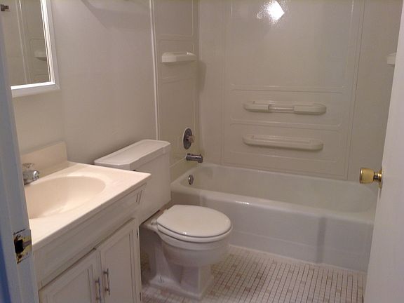 3rd image of 1945 York St APT 3