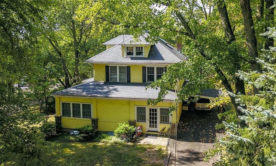 1st image of 1 Cindy Ln