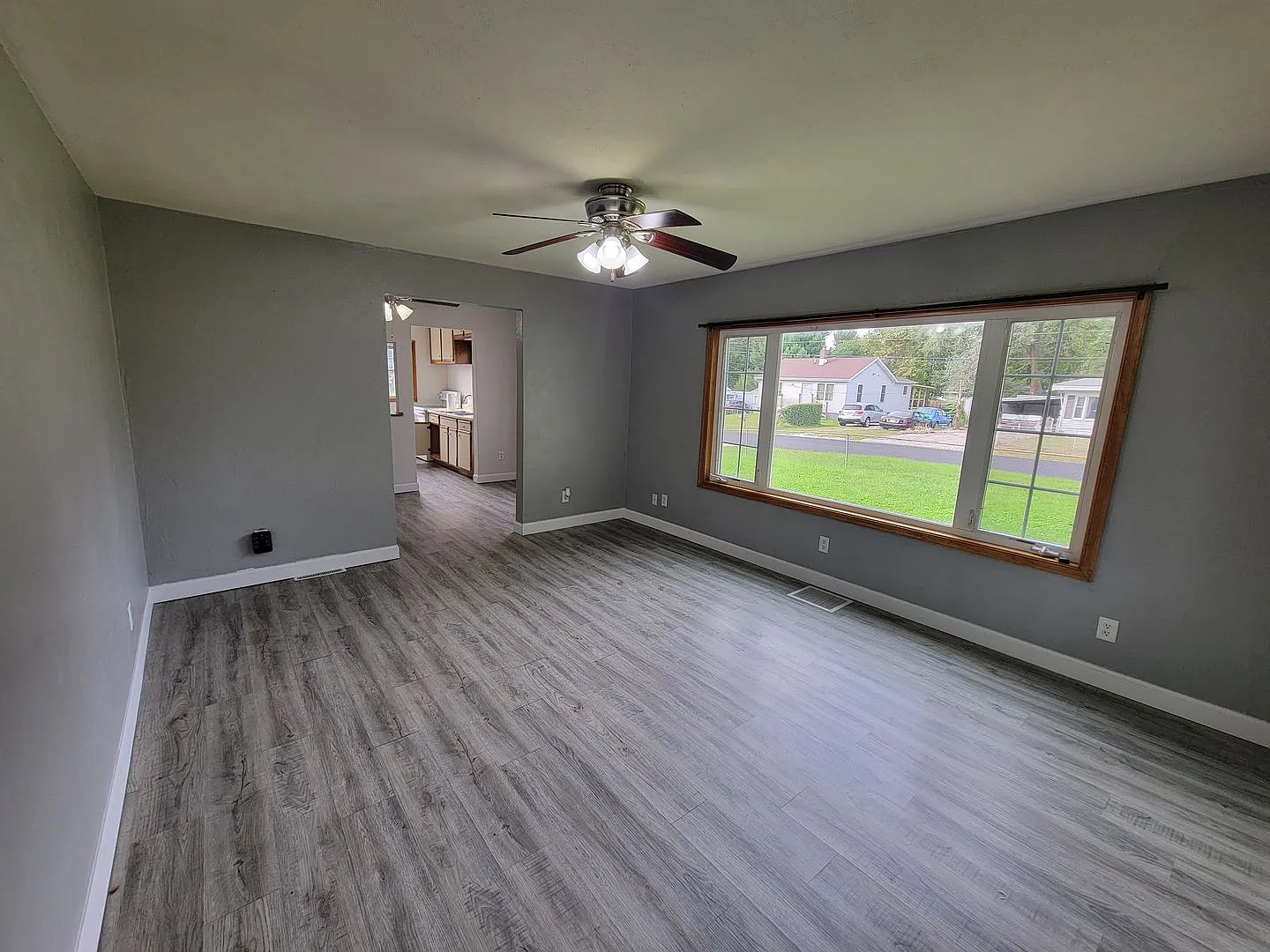 2005 Winston- Lease Today! — Photo 4