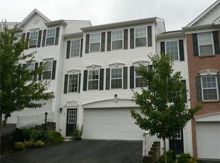 202 Ascot Ct, Coraopolis, PA 15108