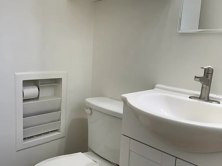 912 N Genesee Ave #8 — Photo 20