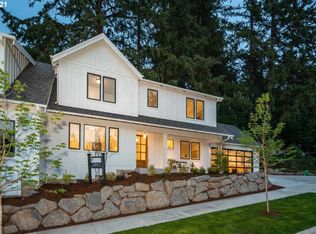 8448 SW 43rd Ave, Portland, OR 97219