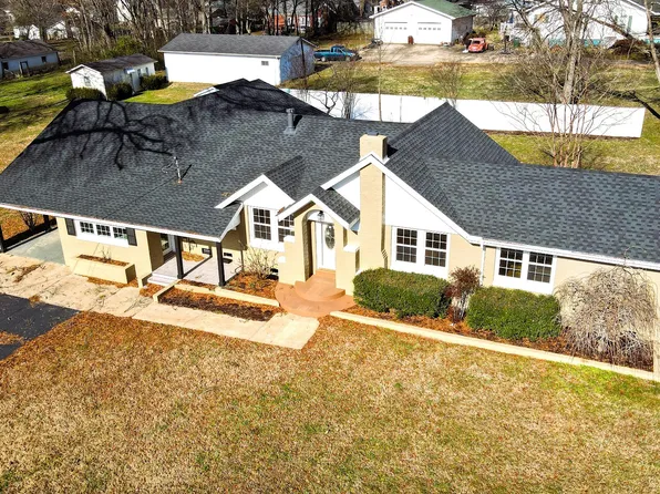 365 Benton St, Huntingdon, TN 38344
