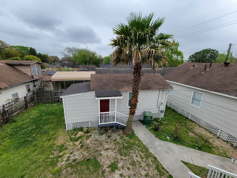 7307 Avenue H — Photo 4