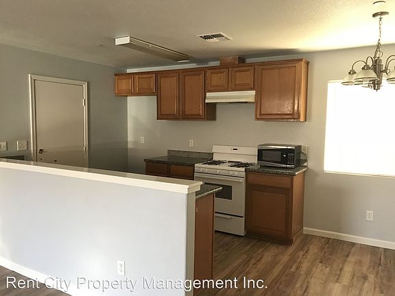3rd image of 9562 Emerald Park Dr
