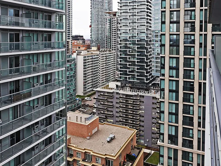 99 Broadway Ave S #2107 — Photo 23