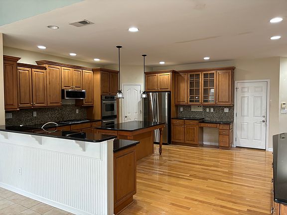 3rd image of 122 N Audubon Ave