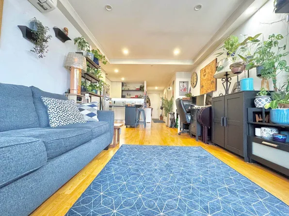 1543 East 19th Street 7 D image 3 of 7