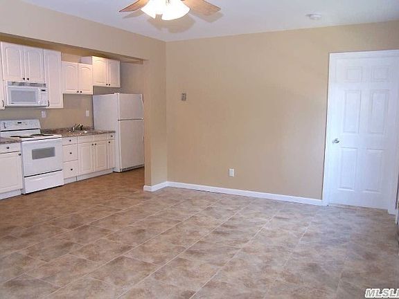 4th image of 74 Oakcrest Ave