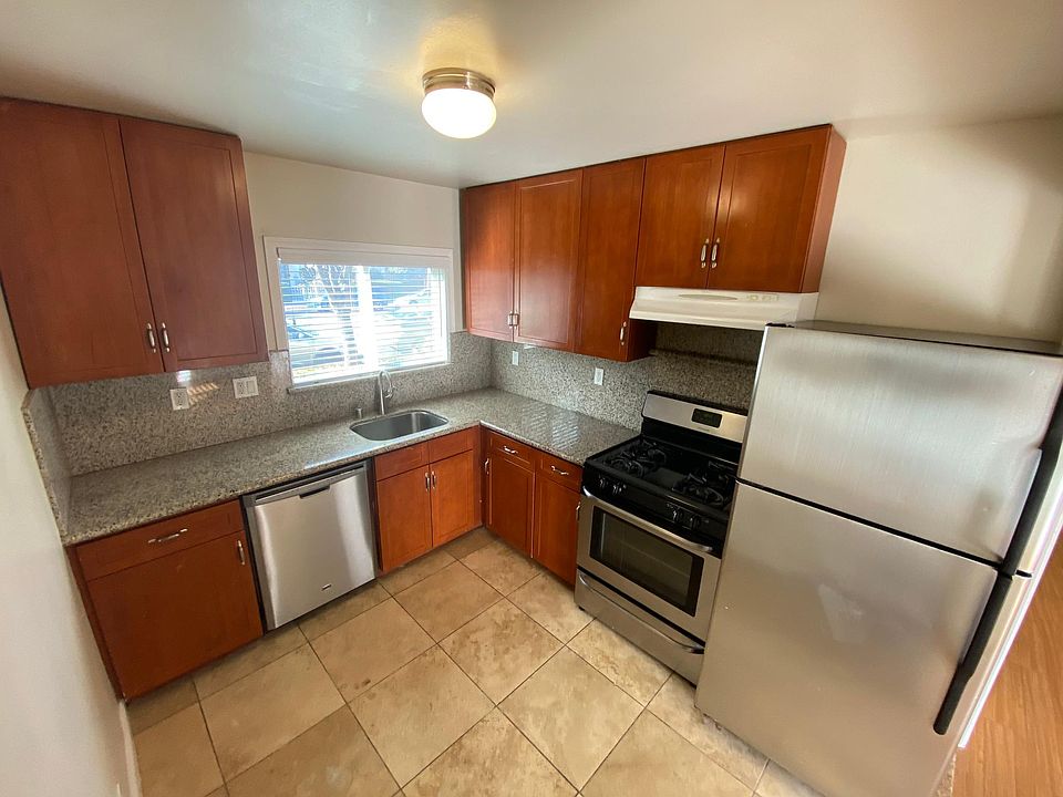 2nd image of 232 N 8th St APT 1