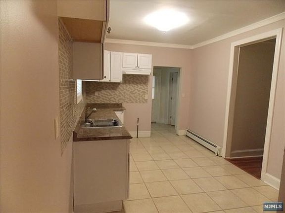 5th image of 171 Cambridge Ave