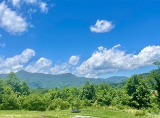 2 Shadyside Dr, Waynesville, NC 28785