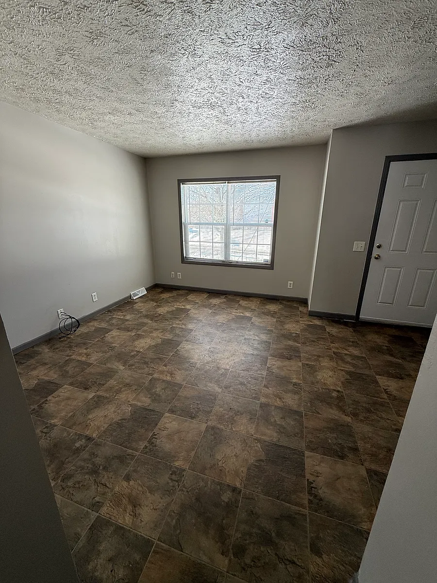Front Room - 328 Edison St