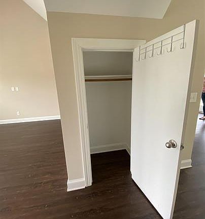 5th image of 968 Ellery Dr