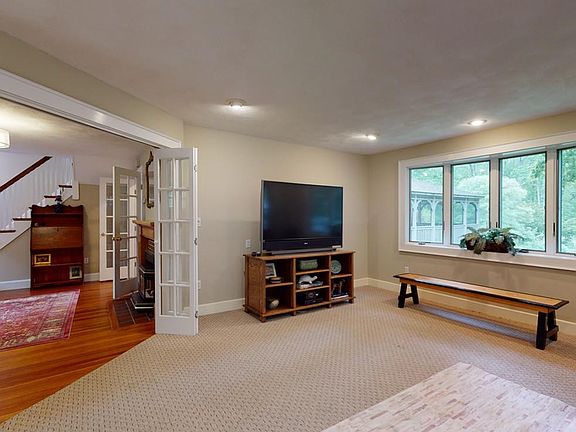 3rd image of 57 Sweetwater Ave