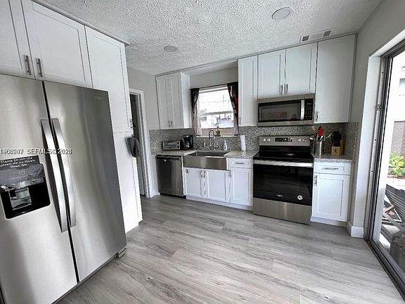 3rd image of 2841 SW 4th Ct