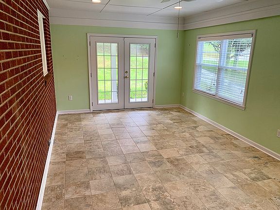 3rd image of 750 Paragon Ave