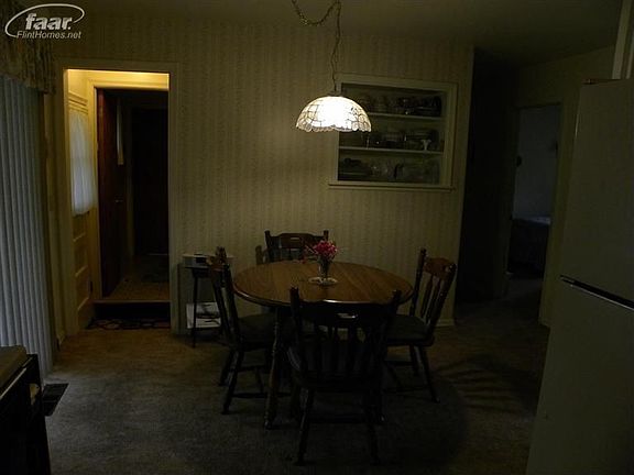 4th image of 2110 Westminster Dr