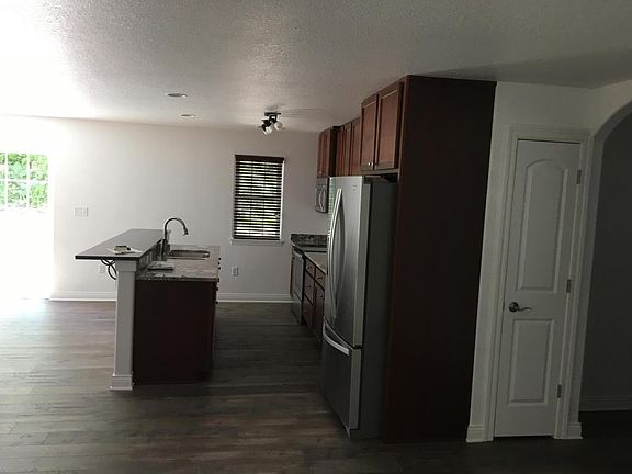 4th image of 322 Kettle Moraine Dr N APT 4