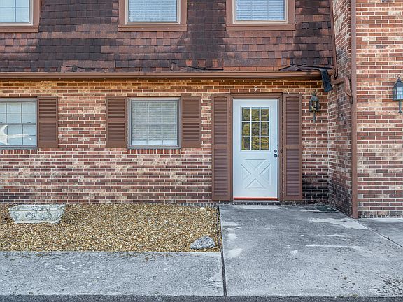 2nd image of 354 Indian Hills Cir #5