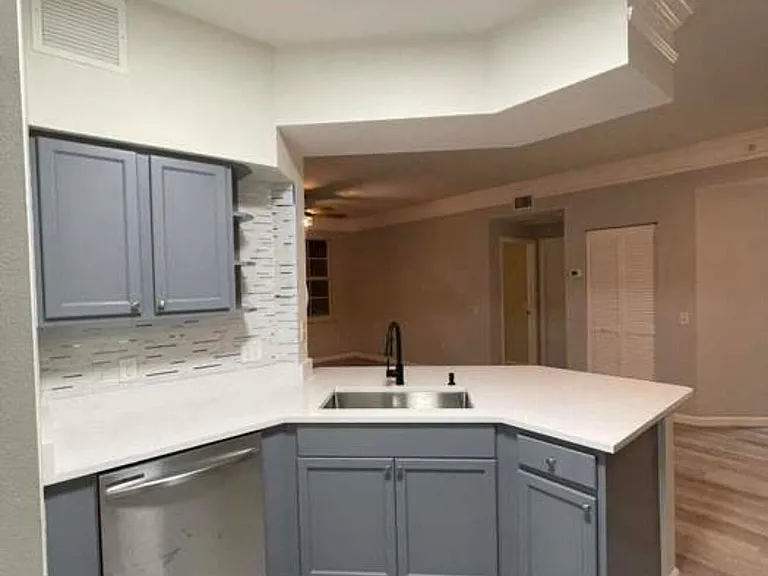9905 Baywinds Dr #2102 — Photo 4