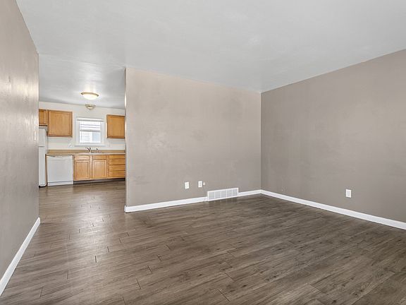 2nd image of 4021 Goodell Ln APT 5