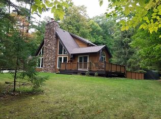 524 Pioneer Rd, Sheboygan, WI 53081