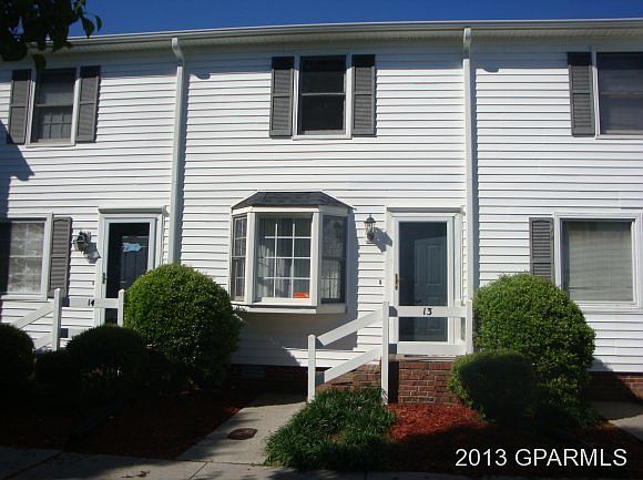 1st image of 134-13 Oakmont Drive
