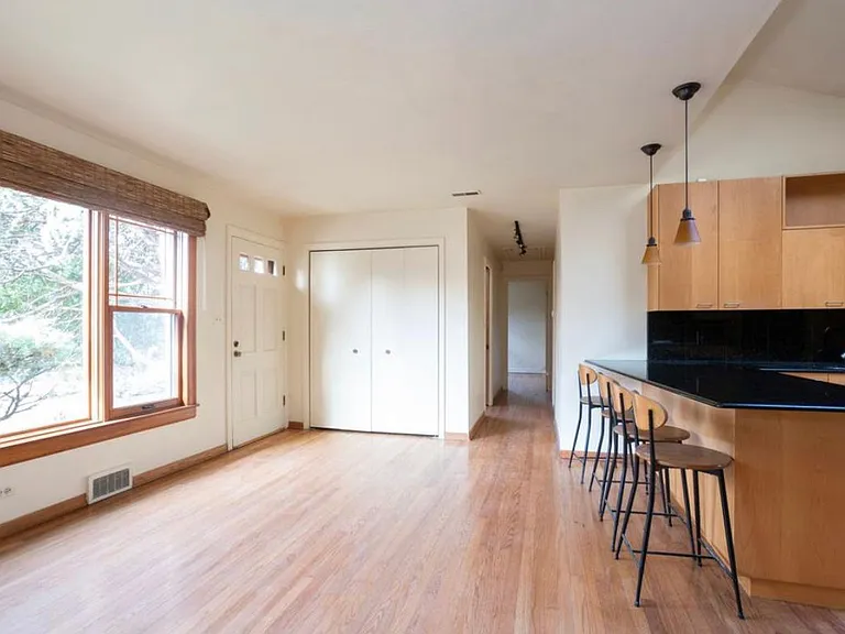 23301 N Birchwood Ln — Photo 3