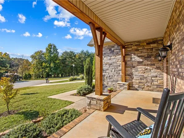 178 Nellwood Ct, Mocksville, NC 27028