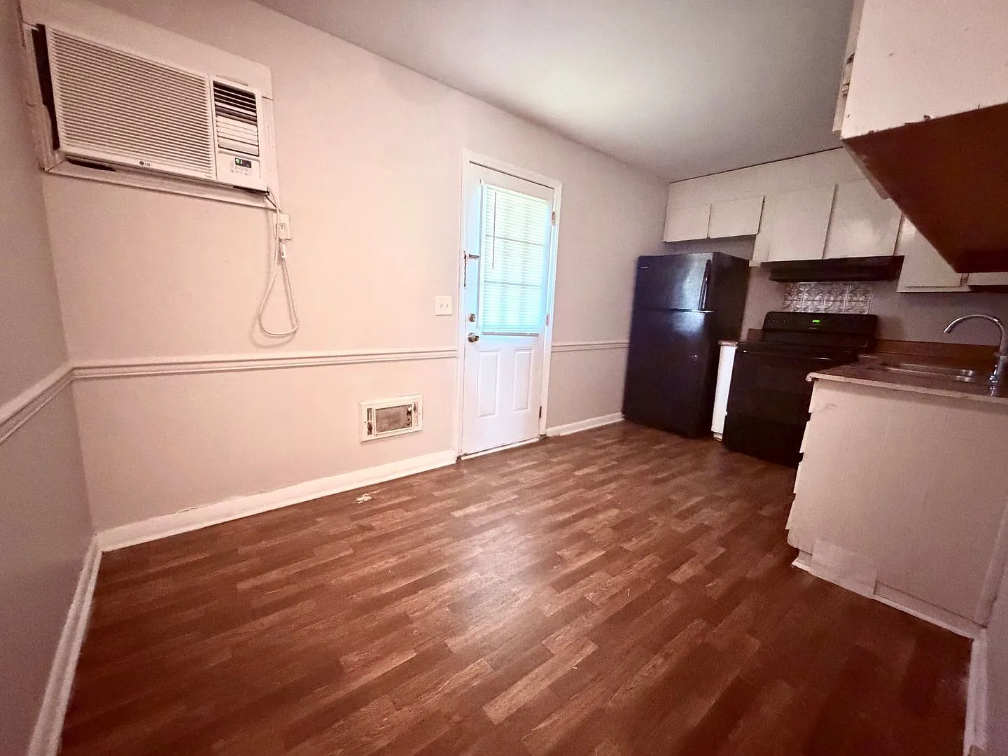 2 bed, 1.0 bath, $975 — Photo 1