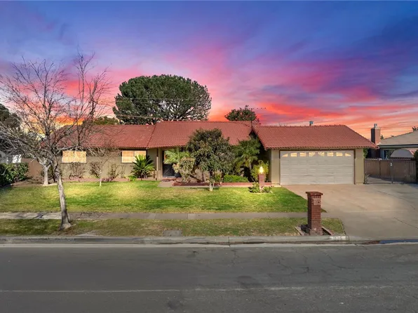 825 W Hacienda Dr, Corona, CA 92882