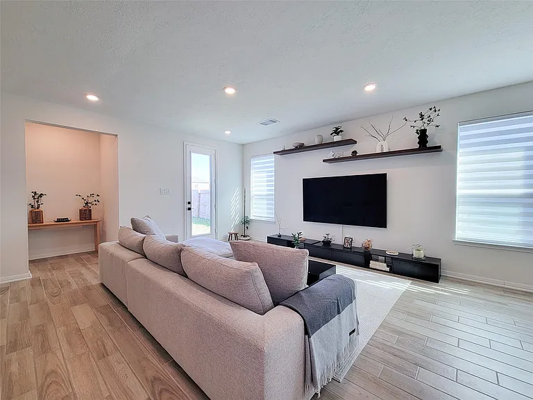 8214 Leisure Point Dr — Photo 4