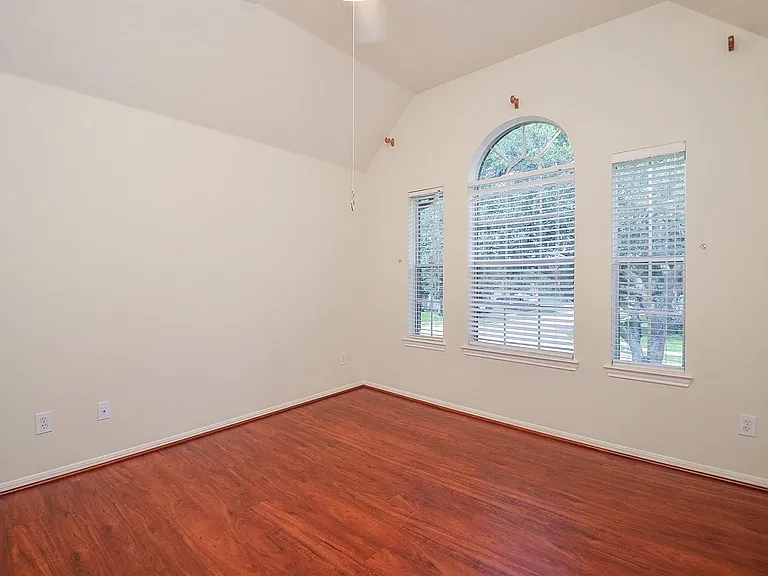 2715 Sunnycreek Ln — Photo 16