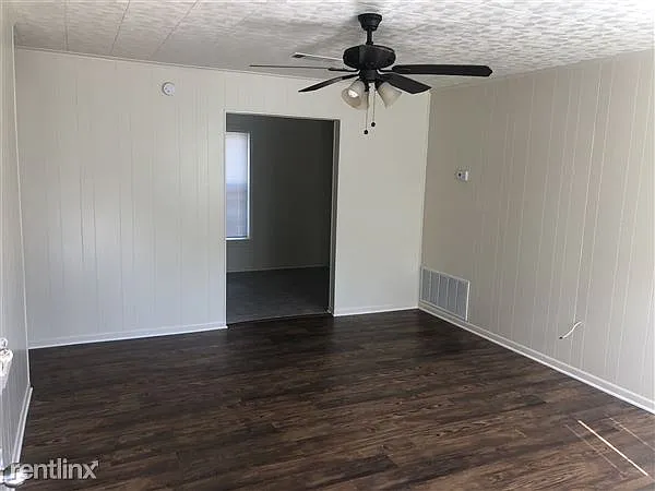 321 Bradley St — Photo 4