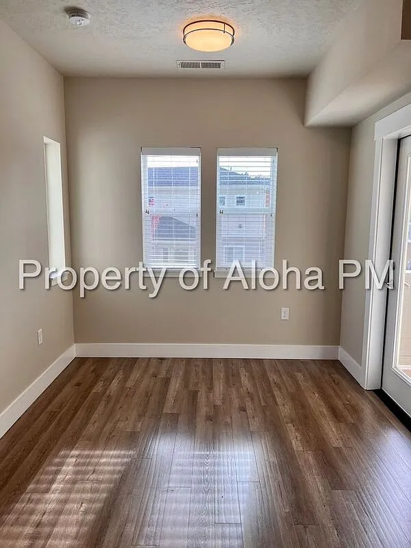 2 bed, 2.0 bath, 886 sqft, $1,801 — Photo 4