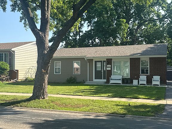 2nd image of 1028 Valley Stream Dr