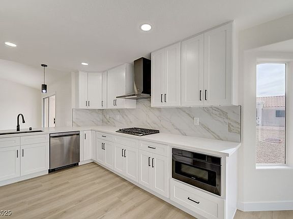 2nd image of 8901 Villa Ridge Dr