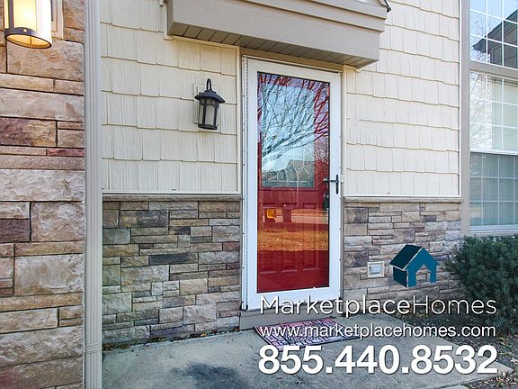 3rd image of 1295 Woodlake Dr