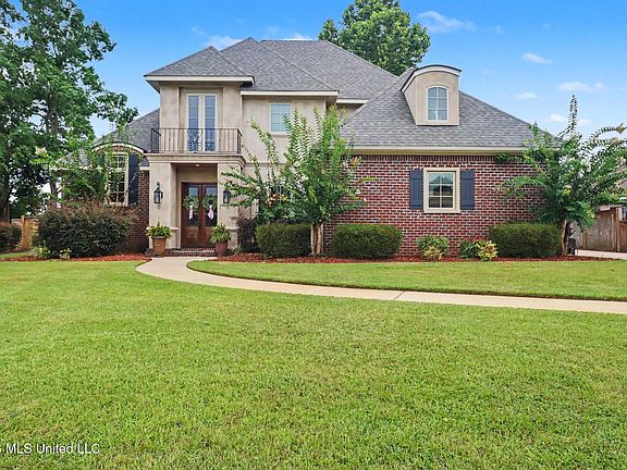 2nd image of 930 Caroline Dr