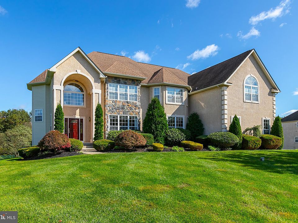 1st image of 105 Pancoast Pl
