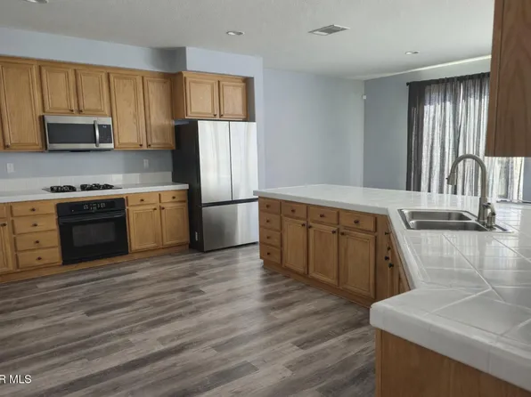 3414 Club Rancho Dr, Palmdale, CA 93551