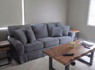 72 Swannekin Rd, Blauvelt, NY 10913