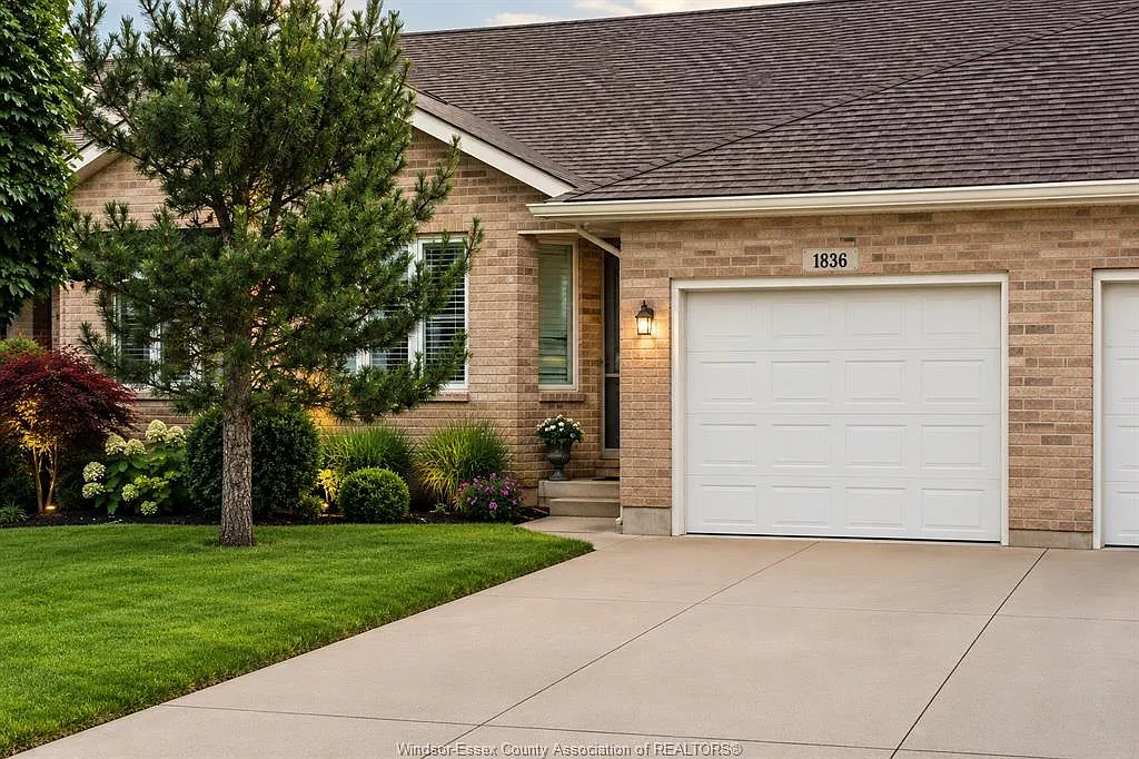 3 bed, $2,400 — Photo 1