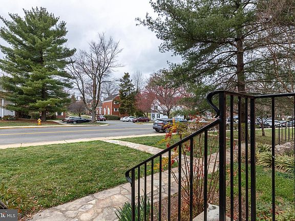 3rd image of 3307 Martha Custis Dr