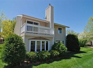 8 1st St, Excelsior, MN 55331