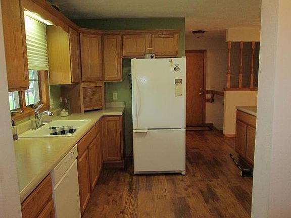 5th image of 3821 Galaxy Dr #2