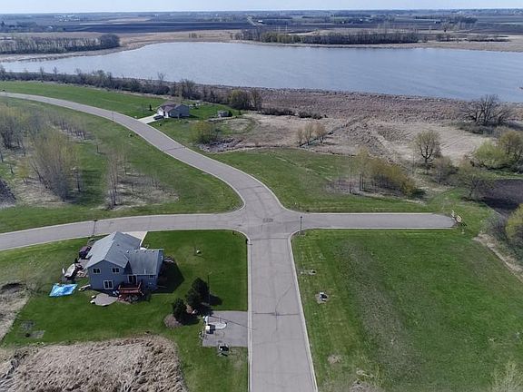2nd image of 370 Lake Erin Dr